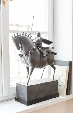 Figurka Dekoracyjna Black Knight 55x72 Cm