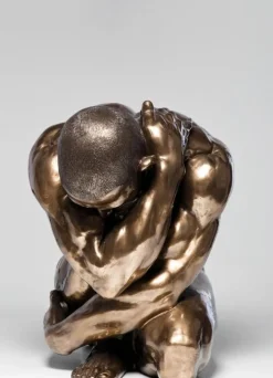 Figurka Dekoracyjna Nude Man Hug 35x54 Cm Brązowa
