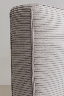Łóżko Podwójne Z Zagłówkiem Szare Nogi Czarne 180x200 Cm
